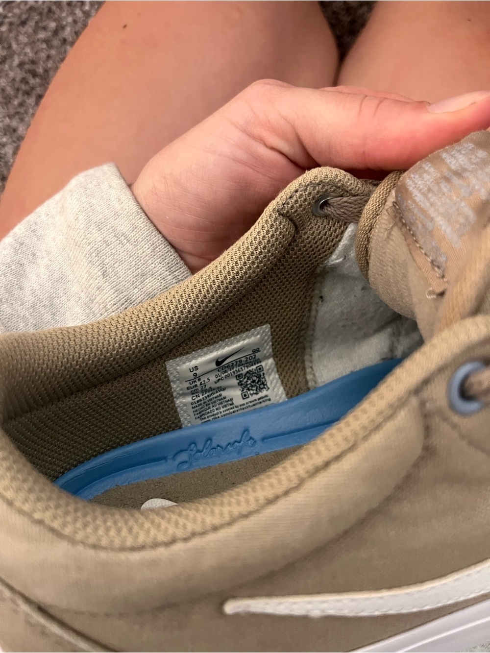 Nike Men’s SB Charge Canvas sneakers in a khaki brown colorwa - Picture 7 of 9